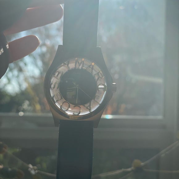 Marc by Marc Jacobs Henry Skeleton watch black leather strap with gold face - Picture 8 of 10